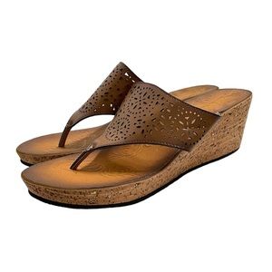 Clarks Mimmey Charm Comfort Wedge Thong Lasercut Sandals